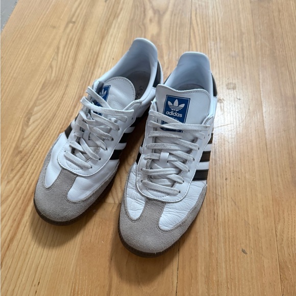 CLASSIC: Adidas Men's White and Black Sneakers - Picture 1 of 6